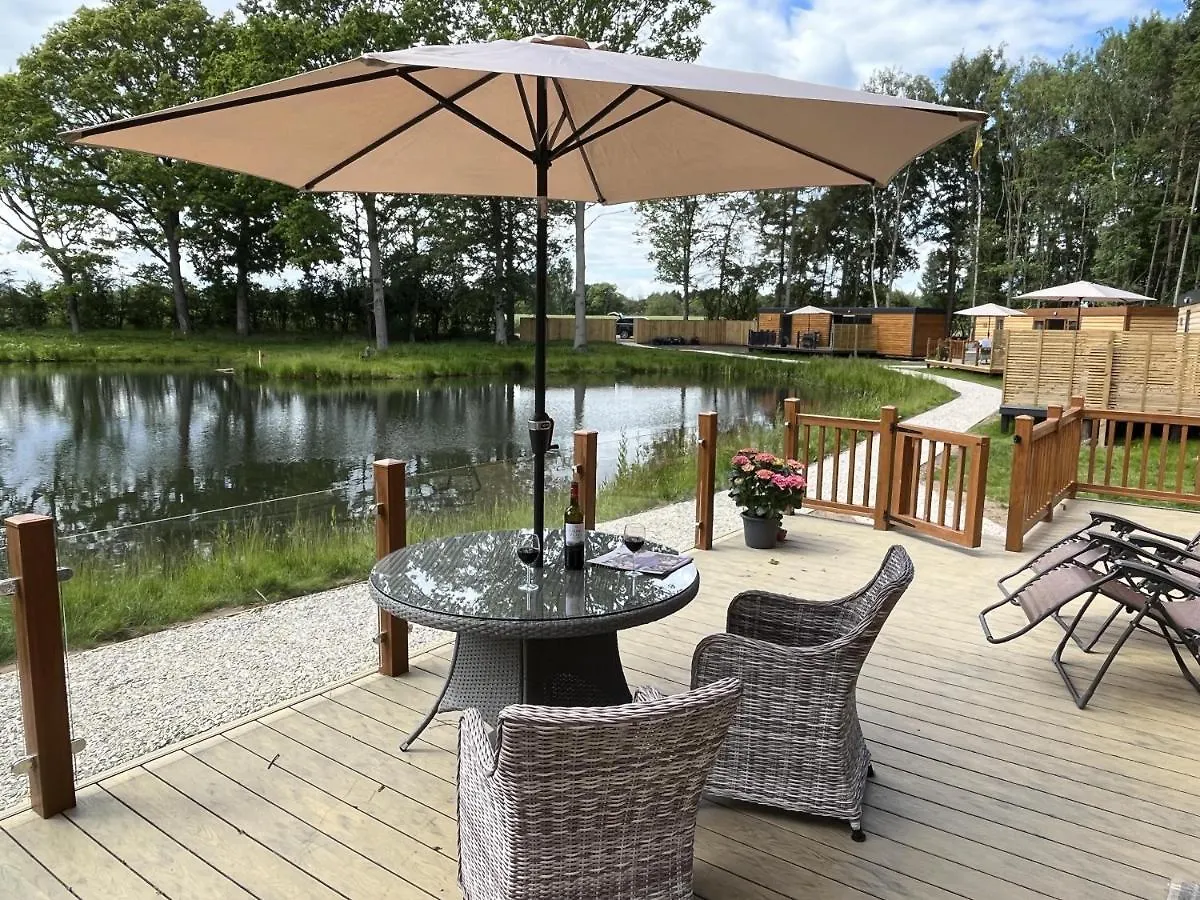 Oak Boutique Lodge Includes Hot Tub Air Con & Dog York 0*,  Storbritannien